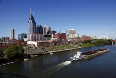 Nashville’s Boisterous Tourist District Goes Quiet After ICE Raids Force Restaurants To Close Their Kitchens