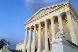 Trump administration asks Supreme Court to strip legal protections from 350,000 Venezuelan migrants